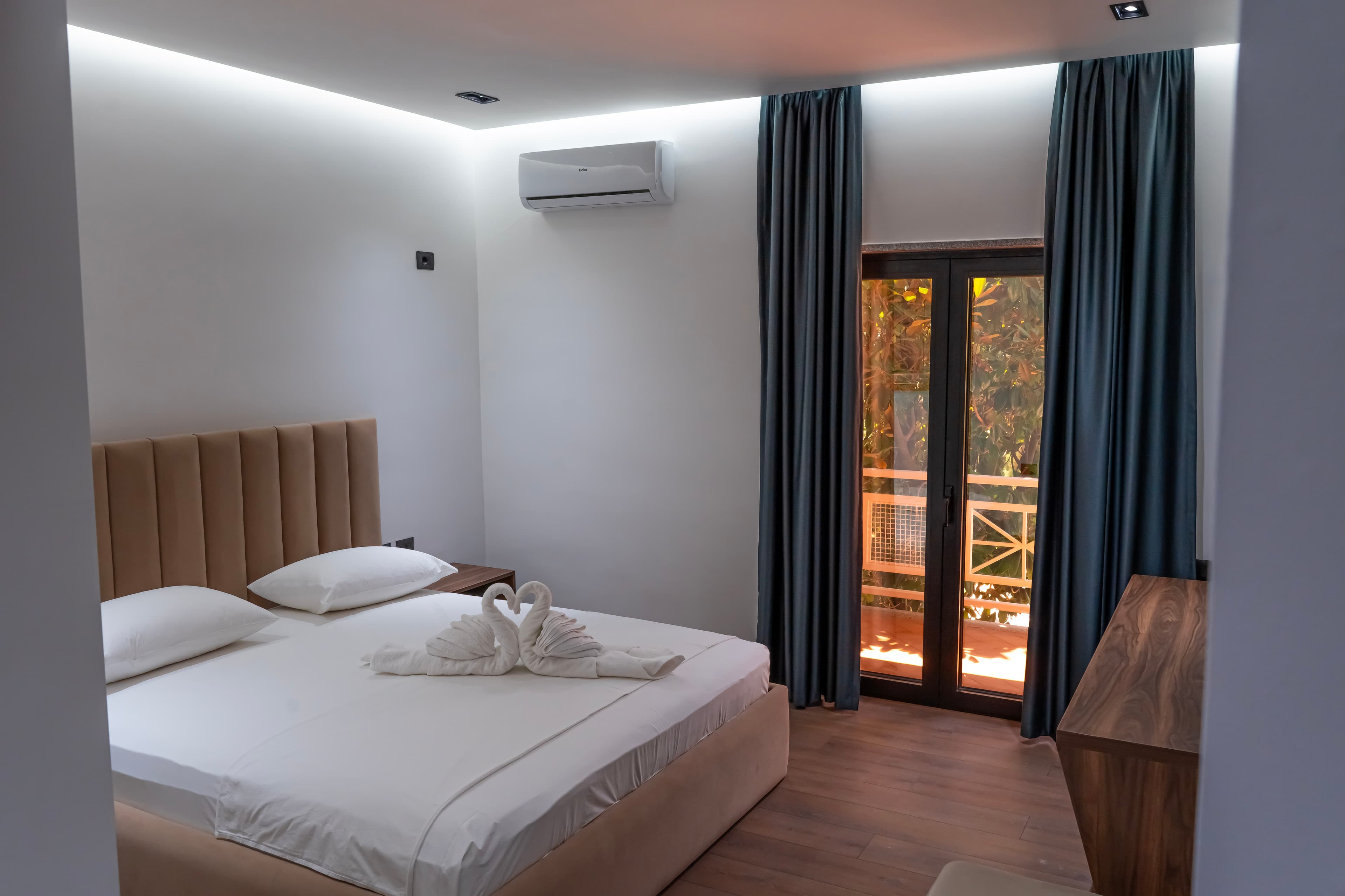 Deluxe Suite 1