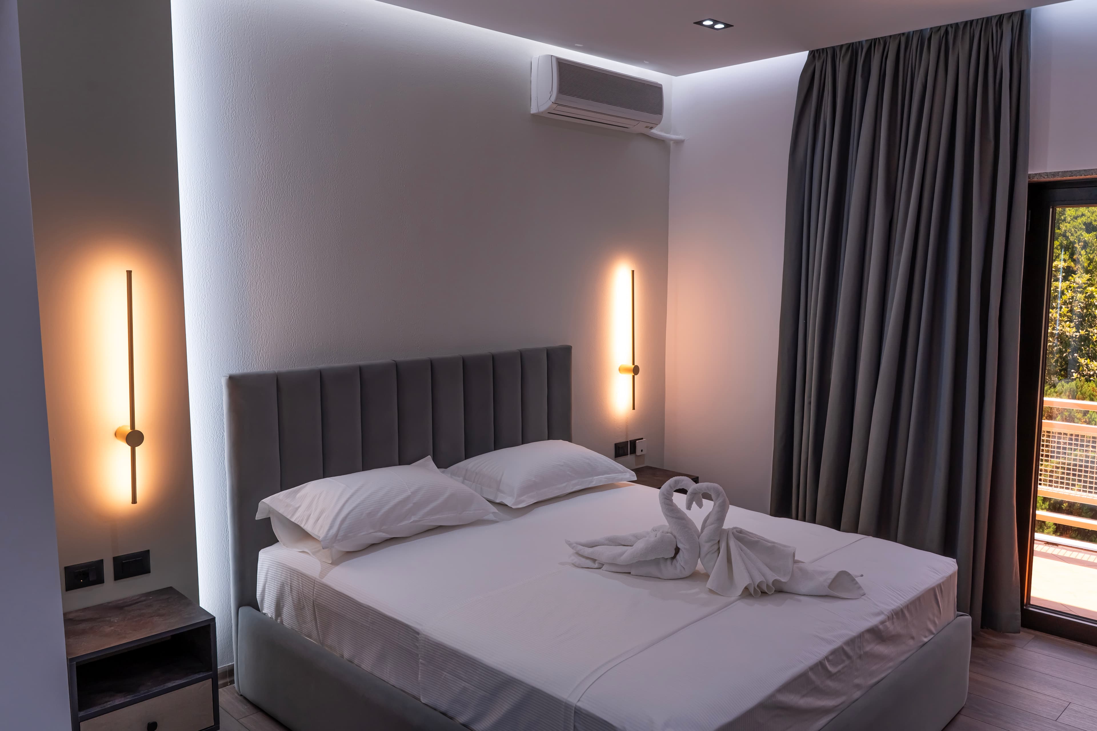 Deluxe Twin Room 2